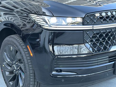 New 2026 Lincoln Navigator Reserve AWD/4WD image 10