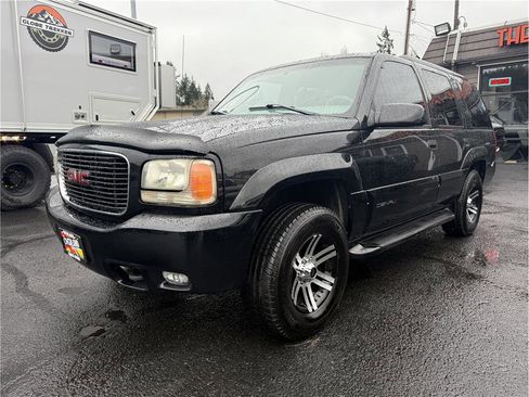 Used 1999 GMC Yukon Denali image 2