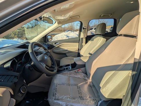 Used 2017 Ford Escape SE image 10