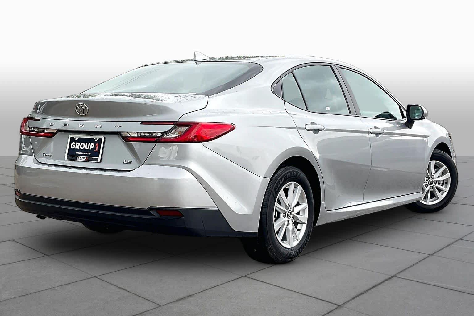 Used 2025 Toyota Camry LE FWD image 13