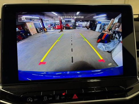 Used 2023 Jeep Compass Latitude w/ Convenience Group AWD/4WD image 20