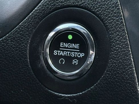 Used 2018 Ford Explorer XLT w/ Equipment Group 202A image 24