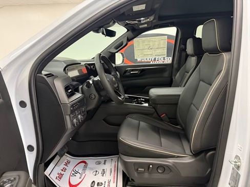 New 2026 Chevrolet Suburban Premier image 11