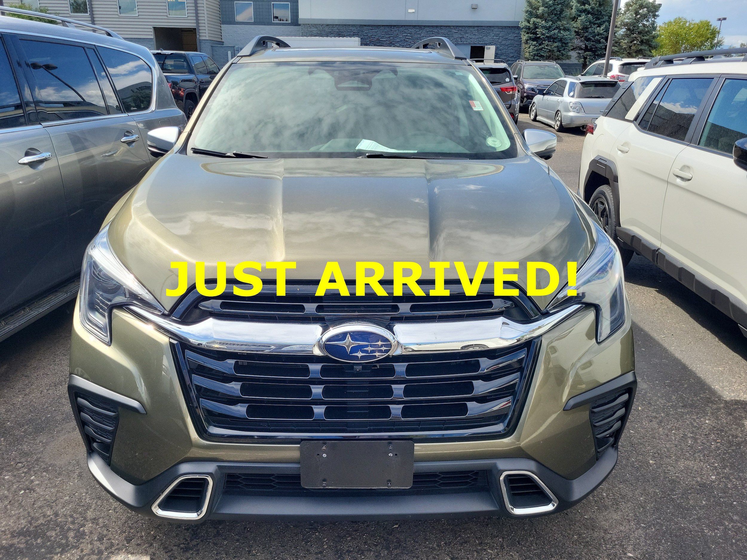 Used 2023 Subaru Ascent Touring AWD/4WD image 2