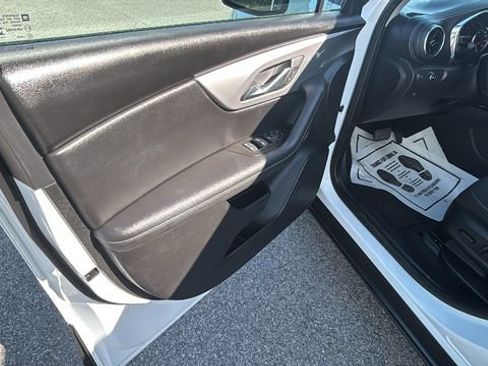 Used 2025 Chevrolet Blazer LT AWD/4WD image 12