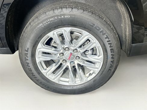 Used 2024 GMC Yukon SLT w/ SLT Premium Package RWD image 11