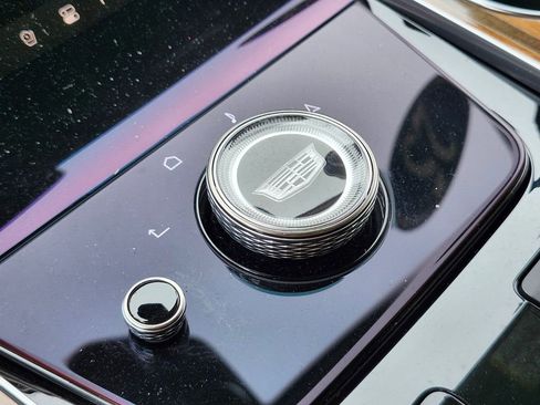 Used 2025 Cadillac Escalade Sport Platinum w/ LPO, Floor Liner Package image 27