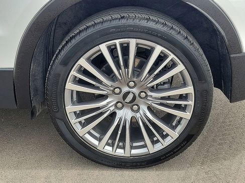 Certified 2024 Cadillac XT4 Premium Luxury w/ Active Safety Package FWD image 10
