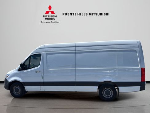 Used 2025 Mercedes-Benz Sprinter 2500 image 8