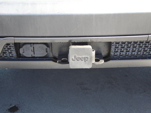 Used 2019 Jeep Cherokee Sport AWD/4WD image 17