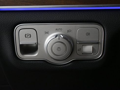 Certified 2025 Mercedes-Benz GLS 450 4MATIC image 9