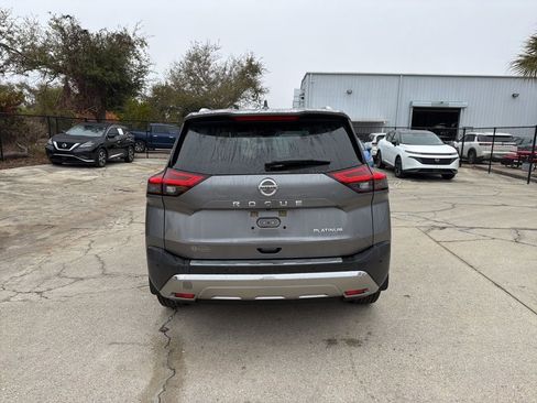 Used 2021 Nissan Rogue Platinum image 6