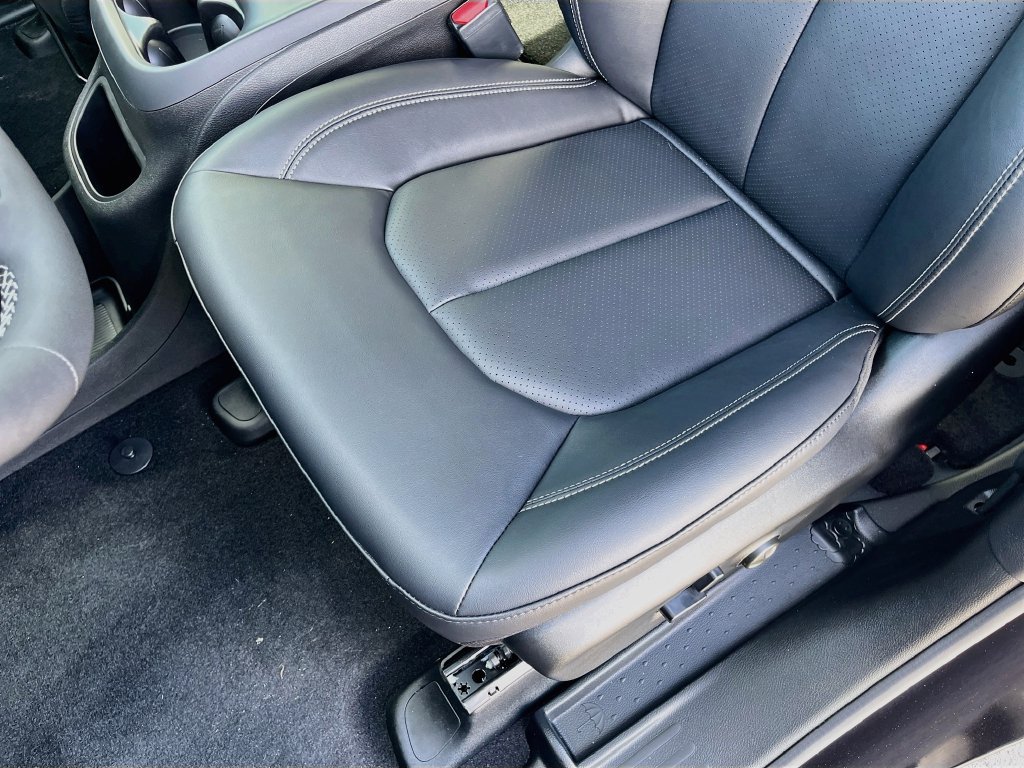 New 2026 Chrysler Voyager LX FWD image 18