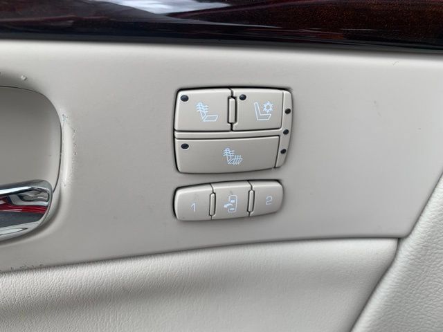 Used 2010 Cadillac DTS Luxury FWD image 13