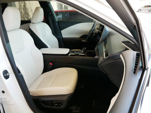 Used 2024 Lexus RX 350 FWD w/ Technology Package image 8