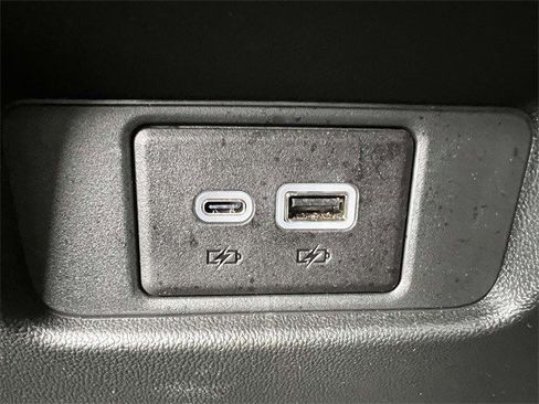 Certified 2025 Cadillac XT6 Premium Luxury image 18