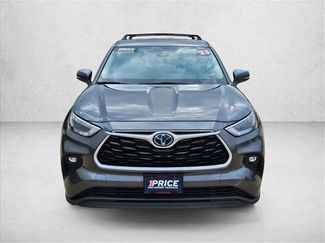 Used 2023 Toyota Highlander LE video 2