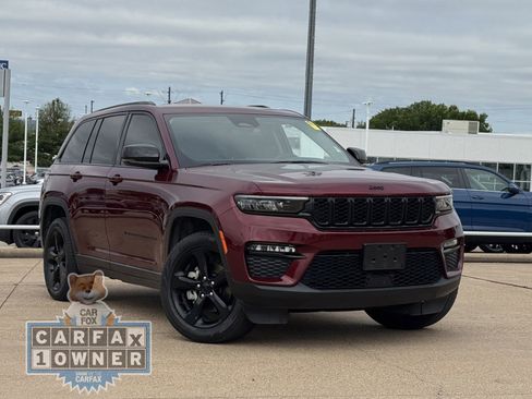 Used 2023 Jeep Grand Cherokee Limited w/ Black Appearance Package AWD/4WD image 2