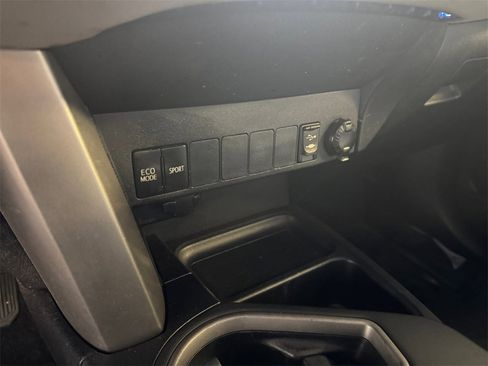 Used 2016 Toyota RAV4 XLE image 29