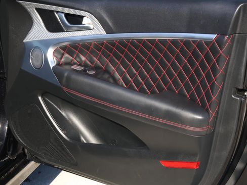 Used 2022 Genesis G70 3.3T image 16