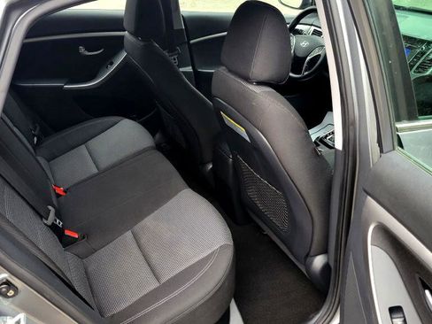 Used 2017 Hyundai Elantra GT image 14