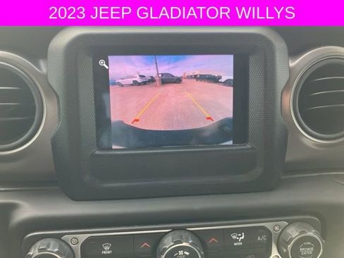 Used 2023 Jeep Gladiator Willys image 30