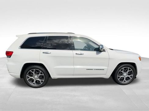 Used 2019 Jeep Grand Cherokee Overland AWD/4WD image 9