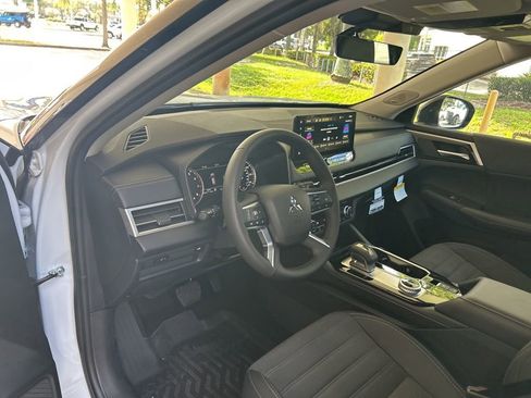 New 2025 Mitsubishi Outlander Trail Edition image 6