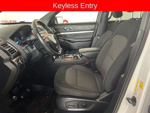 Used 2019 Ford Explorer XLT w/ Equipment Group 201A image 10
