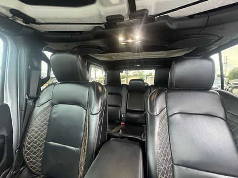 Used 2020 Jeep Wrangler Unlimited Sahara AWD/4WD image 11