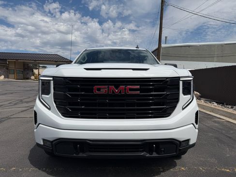 Used 2024 GMC Sierra 1500 Elevation w/ X31 Off-Road Package AWD/4WD image 9