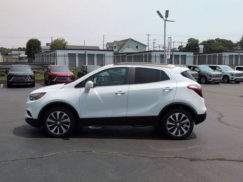 Used 2021 Buick Encore Preferred AWD/4WD image 8
