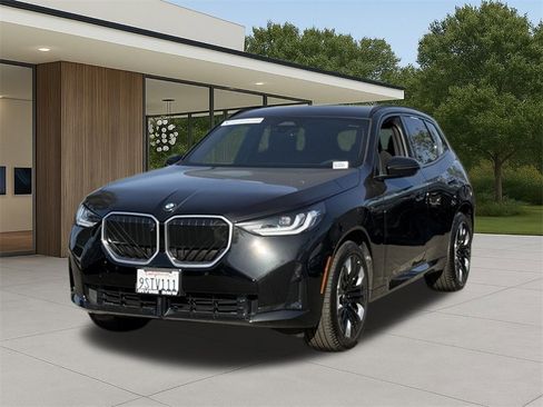 Used 2025 BMW X3 xDrive30i w/ Premium Package image 2
