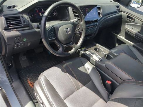 Used 2025 Honda Passport TrailSport image 10