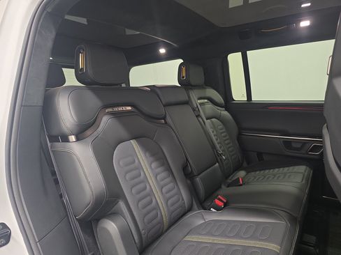 Used 2024 Rivian R1S Adventure AWD/4WD image 23
