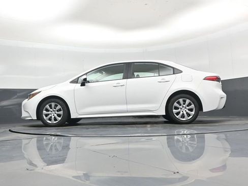 Used 2025 Toyota Corolla LE image 44