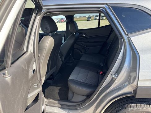 Used 2025 Chevrolet Equinox LT image 23