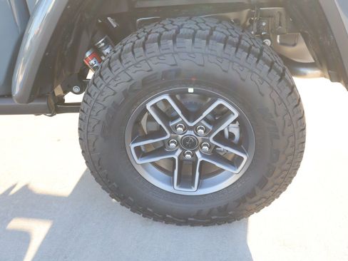 New 2026 Jeep Gladiator Mojave AWD/4WD image 18