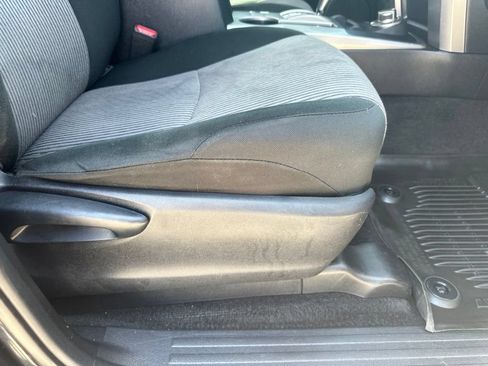Used 2019 Toyota 4Runner SR5 AWD/4WD image 28