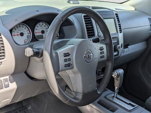Used 2019 Nissan Frontier Desert Runner RWD image 9