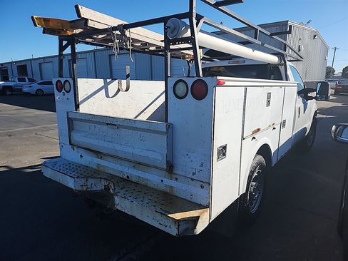 Used 2014 Ford F250 XL w/ XL Value Package image 5