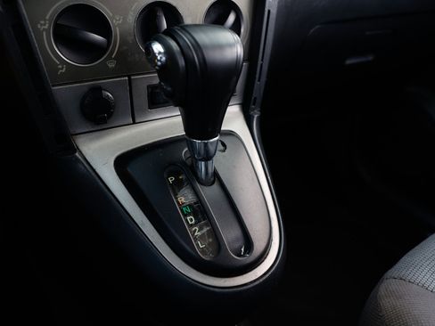 Used 2005 Toyota Matrix XR image 37