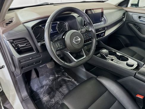 Certified 2023 Nissan Rogue SV w/ SV Premium Package AWD/4WD image 18