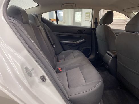 Used 2025 Nissan Altima 2.5 SV FWD image 17