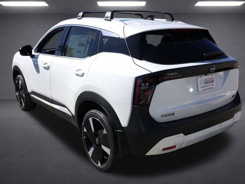 New 2026 Nissan Kicks SR image 6