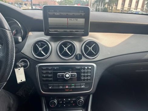 Used 2014 Mercedes-Benz CLA 250 image 37