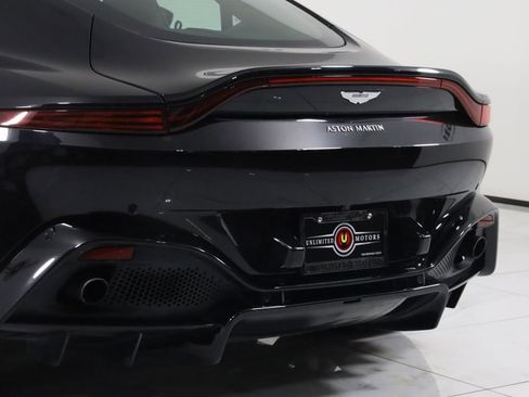 Used 2019 Aston Martin V8 Vantage Coupe image 18