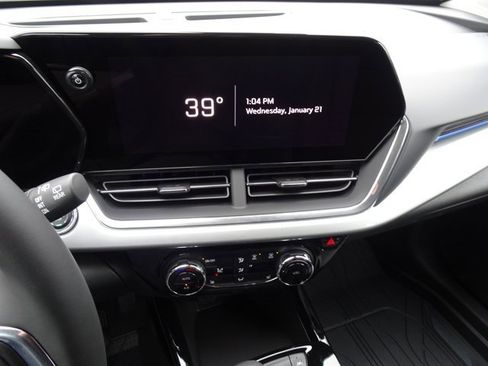 New 2026 Chevrolet Trax LT w/ Driver Confidence Package image 9