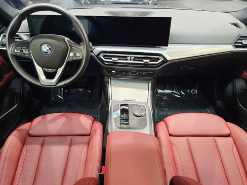 Used 2023 BMW i4 eDrive35 w/ Premium Package RWD image 10