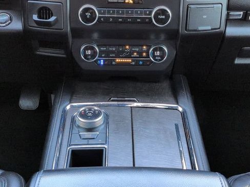 Used 2020 Ford Expedition Max Limited RWD image 19